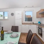 公寓 3 Bedroom Front In