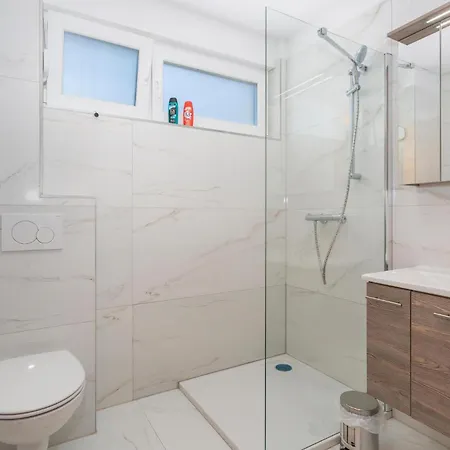 Beautiful In With Wifi Apartment