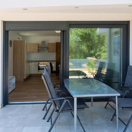 3 Bedroom Cozy In * Malinska