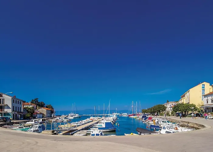 Διαμέρισμα 3 Bedroom Amazing In *
