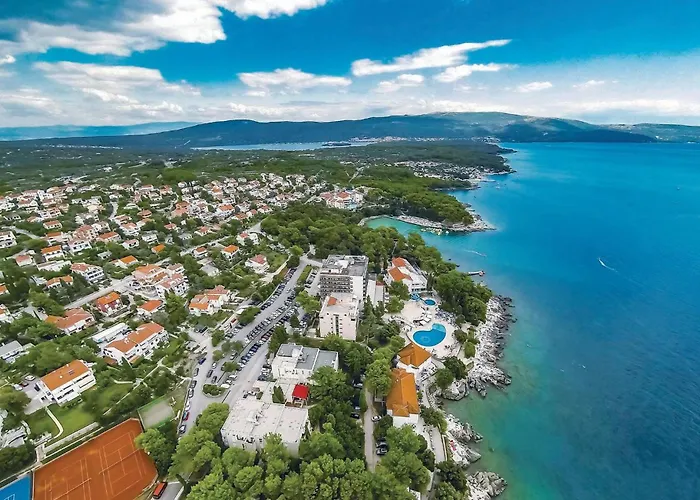 3 Bedroom Amazing In Διαμέρισμα Malinska