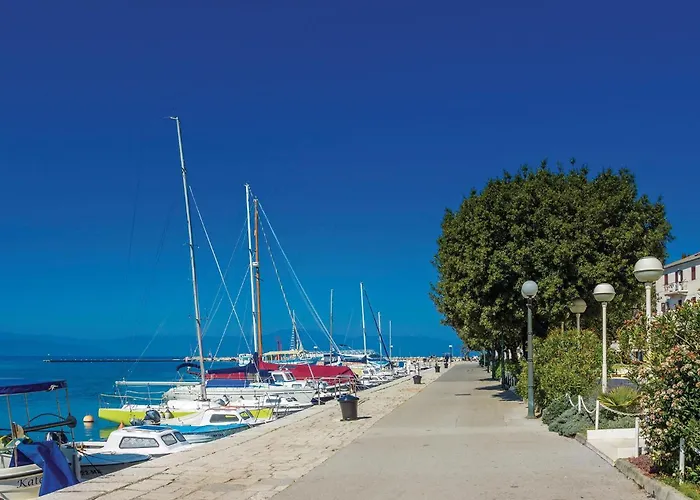 Apartamento 3 Bedroom Amazing In Malinska